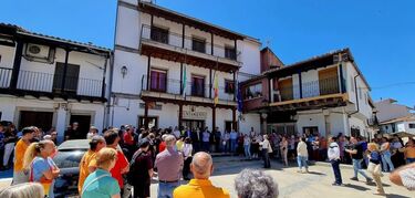 Aldeanueva del Camino inaugura espacio dedicado a una vecina asesinada por su pareja