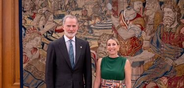 El Rey recibe en Zarzuela a Guardiola tras su reelección como presidenta de Extremadura