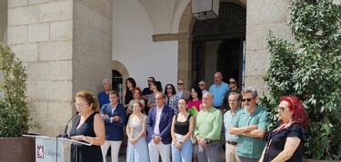 Ayuntamiento Cáceres muestra repulsa por asesinatos mujeres víctimas de violencia género