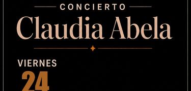 Concierto de la emeritense Claudia Abela en la terraza del Centro Cultural Alcazaba 