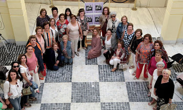 Diputación de Badajoz expone unas fotografías para poner en valor el papel de las abuelas