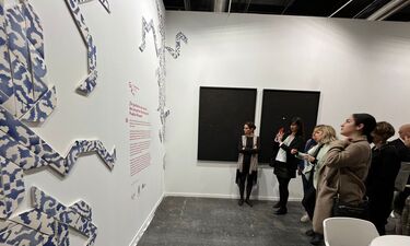 Nuria Flores visita las galerías y artistas extremeños presentes en Arco Madrid