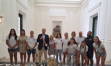 Mateos felicita al Cacereño Femenino Fútbol Playa tras proclamarse campeón de la Supercopa
