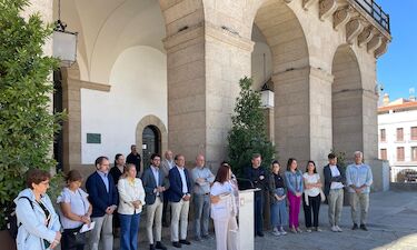 Ayuntamiento Cáceres muestra su repulsa por asesinatos mujeres víctimas violencia machista