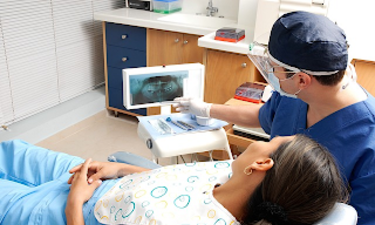 El Gobierno destina 1,3M€ a Extremadura para ampliar la cartera de salud bucodental 