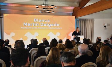 Blanca Martín aboga por potenciar atención personal a la ciudadanía por las empresas