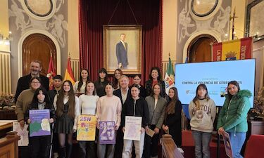 Ayuntamiento de Badajoz entrega los premios de los concursos contra la violencia de género