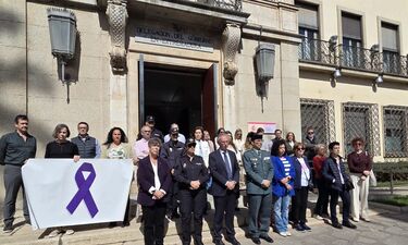 Minuto de silencio en Delegación del Gobierno por últimas víctimas de violencia de género
