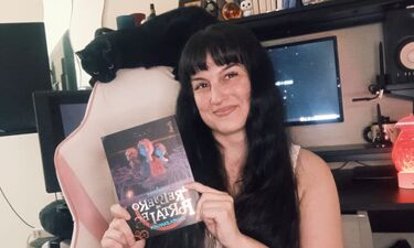 Directora con raíces extremeñas, Laura Zamora, publica “El relojero de Portales