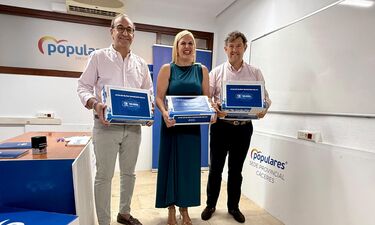 Elena Manzano presenta 1.508 avales a su candidatura para presidir PP provincial Cáceres