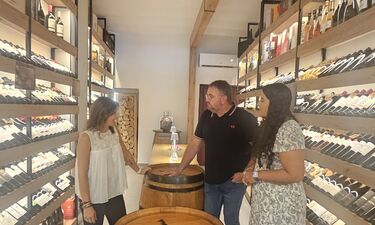 Osuna muestra su respaldo al emprendimiento de Mérida con su visita a Wines&Movidas