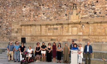Cáceres muestra su repulsa por los asesinatos de mujeres víctimas de la violencia machista
