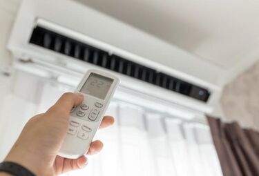 Precio de luz se dispara en primera quincena de agosto y apunta a un recibo de más de 100€