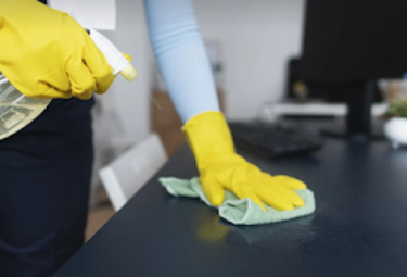 Ya pueden solicitarse las ayudas de hasta 1.100€ para contratar empleadas de hogar 