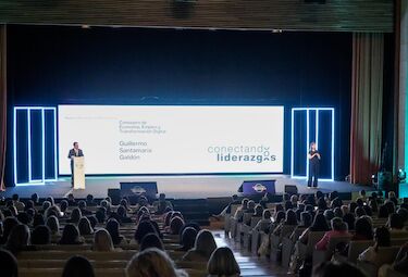 Santamaría subraya compromiso de Extremadura con el emprendimiento y el liderazgo femenino