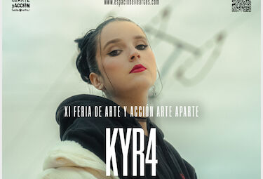 Artista coruñesa KYR4 actúa en Belleartes de Cáceres como preludio de la Feria Arte Aparte