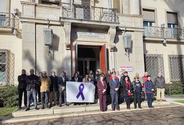 Minuto de silencio en Delegación del Gobierno por últimas víctimas de violencia de género
