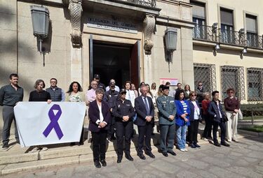 Minuto de silencio en Delegación del Gobierno por últimas víctimas de violencia de género