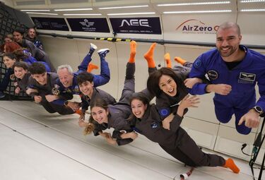 Estudiante extremeña Emma Reig experimenta la microgravedad junto a astronautas de la ESA
