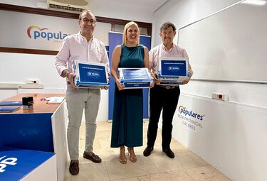 Elena Manzano presenta 1.508 avales a su candidatura para presidir PP provincial Cáceres
