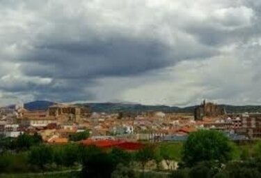 Mónica Menargues Beneyte gana el V Premio Wetonia de Poesía de Malpartida de Plasencia