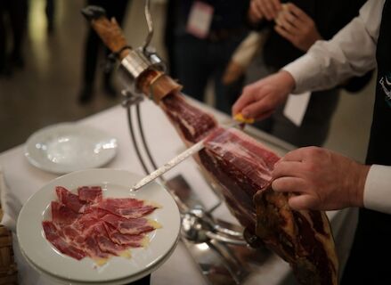 Las ventas del sector servicios suben en febrero un 19 interanual en Extremadura