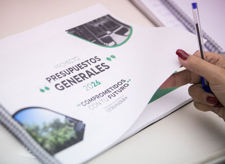 La Junta autoriza la tramitacin de tres enmiendas a los PGEx de 2026 