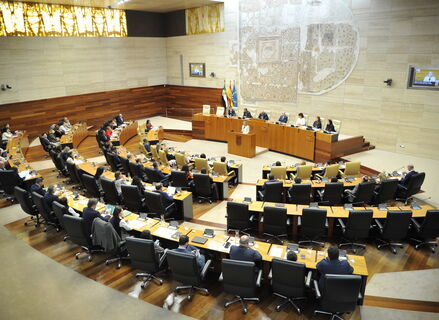 Secretarias Generales UGT y CCOO expresan apoyo a Mara Guardiola ante ataques machistas