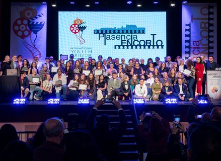 Educacin formaliza ayuda directa de casi 14500 euros para el Festival Plasencia Encorto