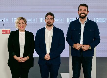 Soraya Vega y Snchez Cotrina protagonizan un debate sereno y sin reproches