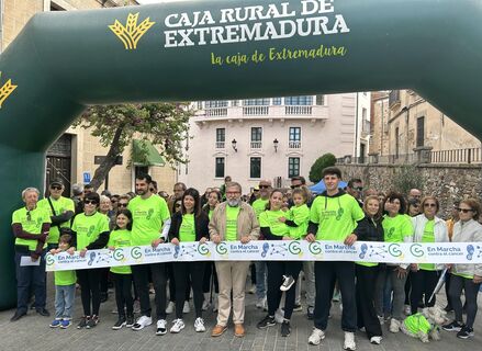 AECC rene a ms de 3000 personas en su VIII Marcha por la Investigacin en Cceres