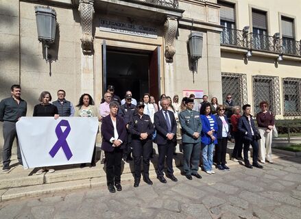 Minuto de silencio en Delegacin del Gobierno por ltimas vctimas de violencia de gnero