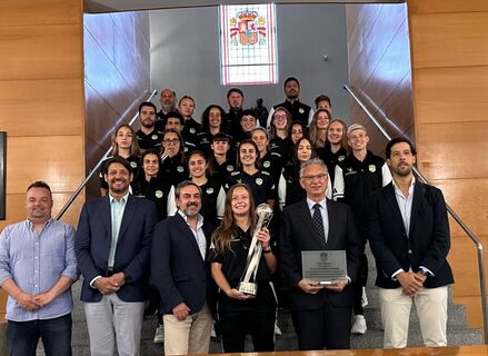 Quintana recibe al Sport Extremadura tras su ascenso a categora plata del ftbol femenino