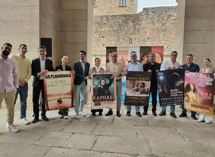 Raphael La Flamenca Pablo Lpez Vanesa Martn y Rosario estarn en Monumental Cceres