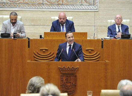 Fernndez La prioridad nacional no es racismo y no es ilegal sino que es realismo