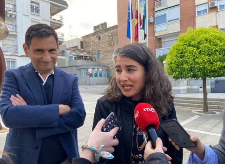 De Miguel denuncia que sta es la legislatura en la que menos miembros por comisin hay