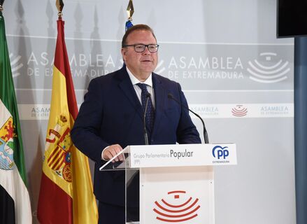 PP replica al PSOE que no se privatiza sanidad y que tendrn acceso todos los pacientes