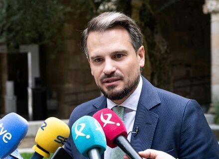 Junta pide que Snchez convoque ya elecciones Millones de espaoles van a celebrarlo