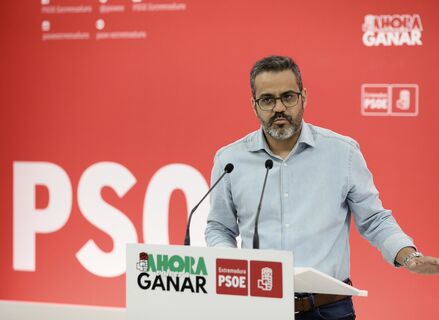 El PSOE afea los brazos cruzados de Guardiola y le pide menos foto y ms trabajo
