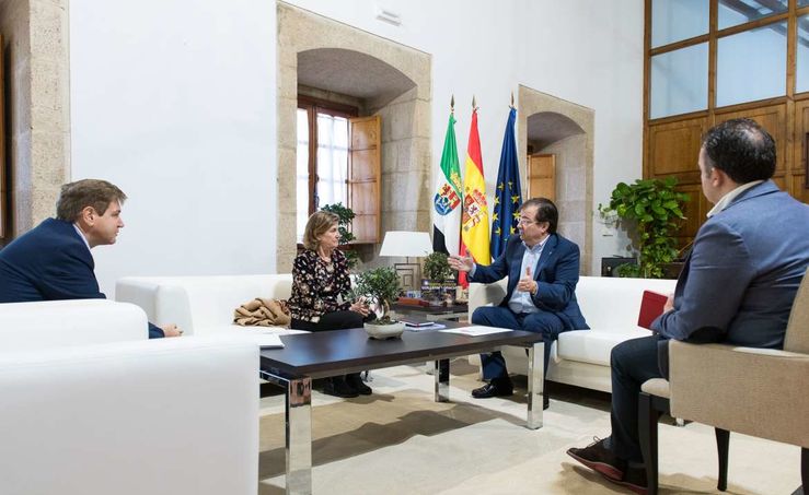 La presidenta de la Fundacin Caja Extremadura destaca la relacin con la Junta 