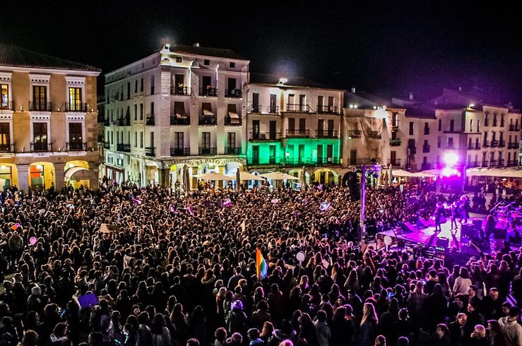 30000 personas han participado en las manifestaciones con motivo Da Mujer en Extremadura