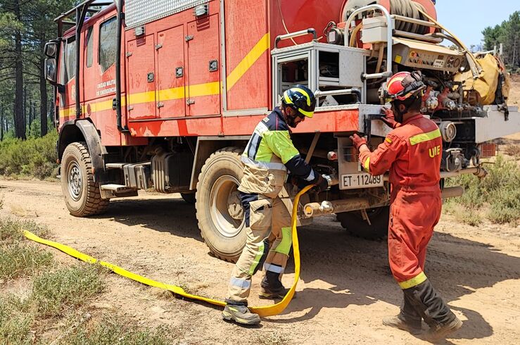 Los trabajos en el incendio de Las Hurdes y Gata se centran en la zona noreste de Ovejuela