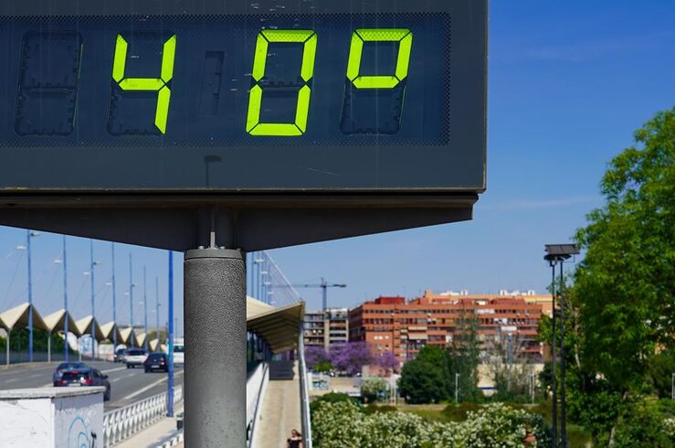 Varias zonas de Extremadura estarán en alerta naranja este martes por altas temperaturas 