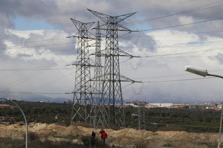 El precio de la luz cae en febrero hasta su segundo mínimo histórico, con 16,41 euros/MWh