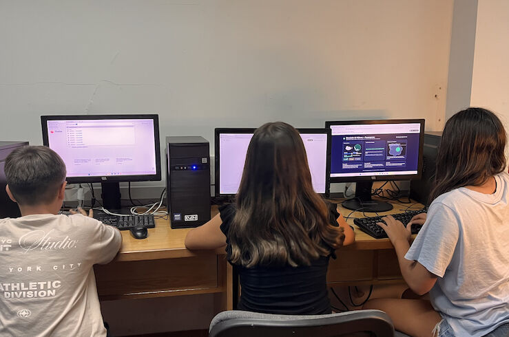 Cibervoluntarios forma en competencias digitales gratis a más de 15.000 extremeños en 2025