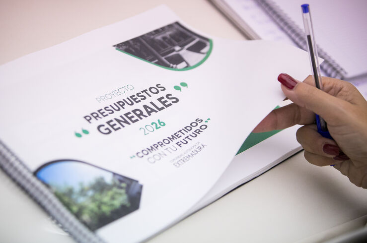 La Junta autoriza la tramitación de tres enmiendas a los PGEx de 2026 