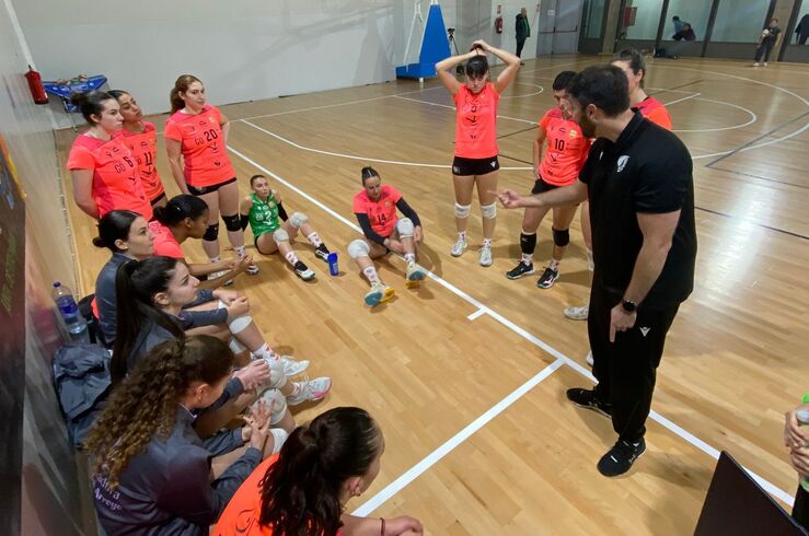 Extremadura Arroyo pierde ante Astillero y la permanencia adquiere un tinte aún más épico