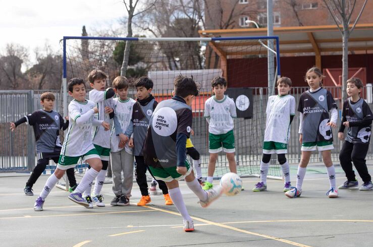 Más de 2.200 niños y niñas de 24 clubes de Extremadura solidarios contra cáncer infantil