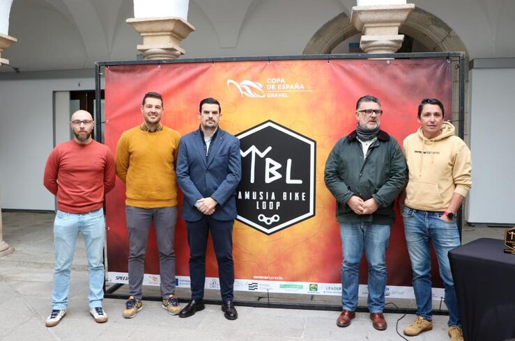 La Copa de España Gravel 2026 de Ciclismo arranca en Torreorgaz con unos 200 participantes