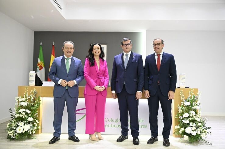 Juan José Hernández toma posesión como presidente del Colegio de Farmacéuticos de Cáceres